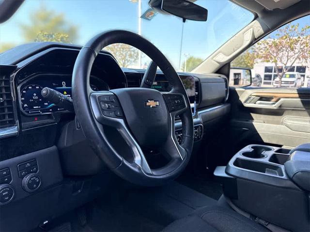 2023 Chevrolet Silverado 1500 4WD Crew Cab Standard Bed LT