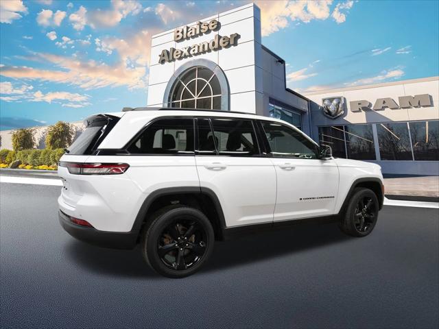 2023 Jeep Grand Cherokee Altitude 4x4 2023 Jeep Grand Cherokee Altitude 4x4