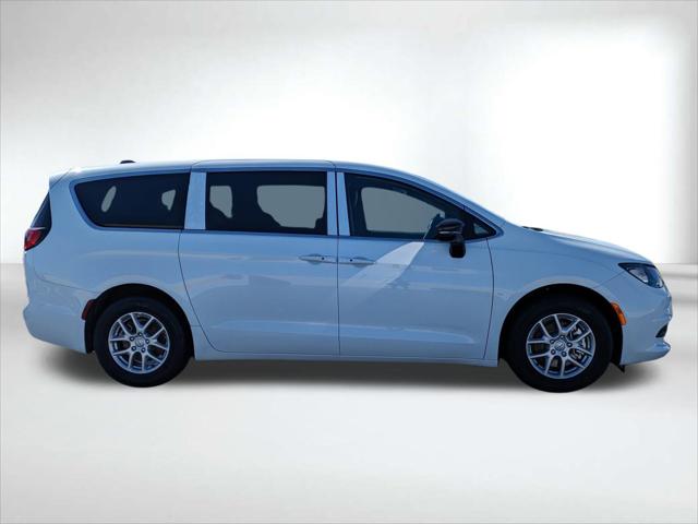 2026 Chrysler Voyager VOYAGER LX