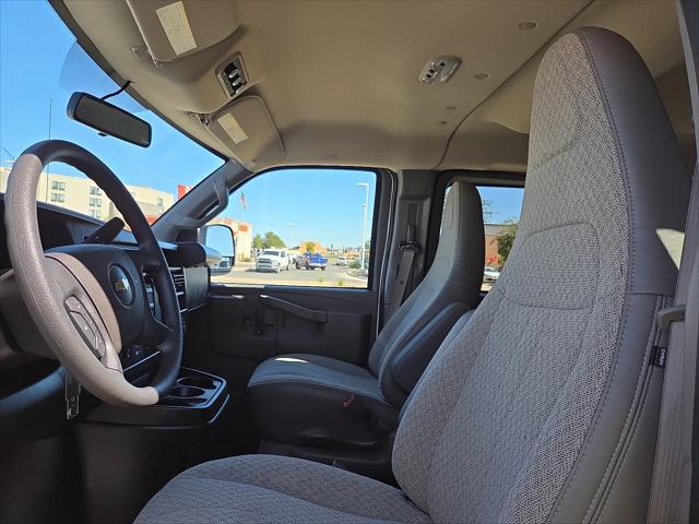 2025 Chevrolet Express Passenger RWD 3500 Extended Wheelbase LS