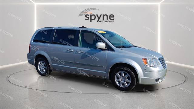 2010 Chrysler Town and Country Touring 2010 Chrysler Town and Country Touring