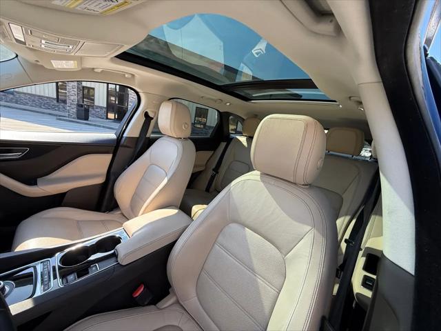 2017 Jaguar F-PACE 35t Prestige