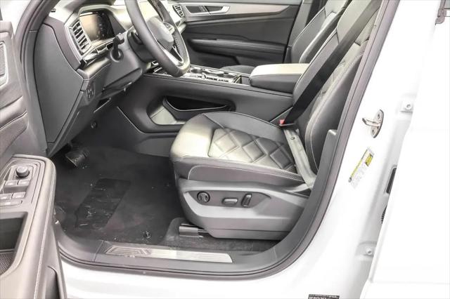 2026 Volkswagen Atlas Cross Sport SE with Technology