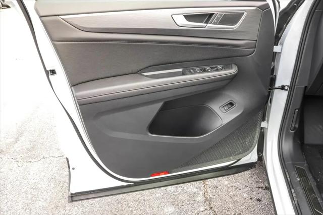 2026 Volkswagen Atlas Cross Sport SE with Technology