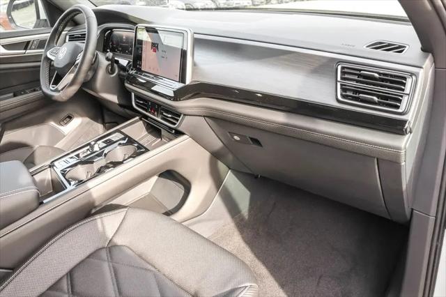 2026 Volkswagen Atlas Cross Sport SE with Technology