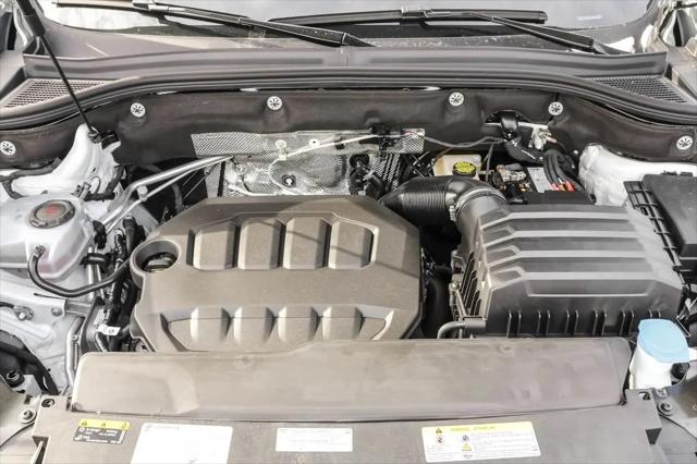 2026 Volkswagen Atlas Cross Sport SE with Technology