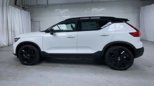 2026 Volvo XC40 Black Edition Ultra, B5 AWD Gas (mild hybrid)