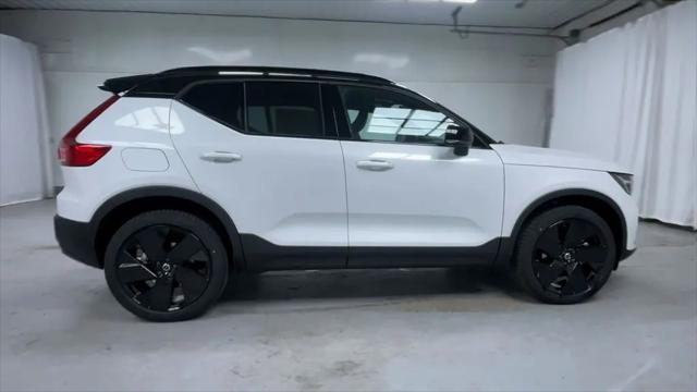 2026 Volvo XC40 Black Edition Ultra, B5 AWD Gas (mild hybrid)