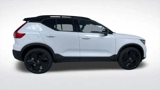 2026 Volvo XC40 Black Edition Ultra, B5 AWD Gas (mild hybrid)