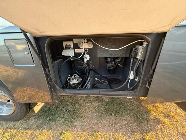 2006 Ford F-53 XL
