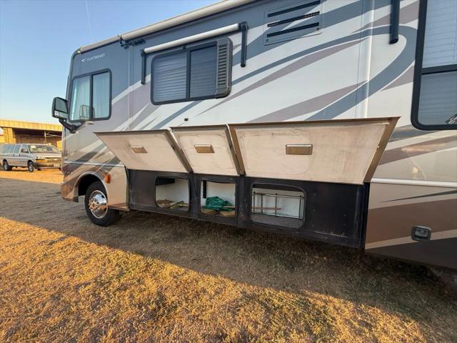 2006 Ford F-53 XL