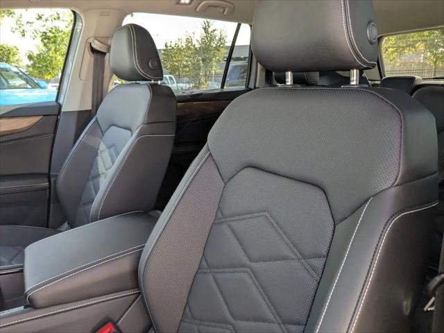 2026 Volkswagen Atlas SE with Technology