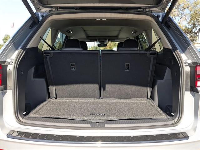 2026 Volkswagen Atlas SE with Technology