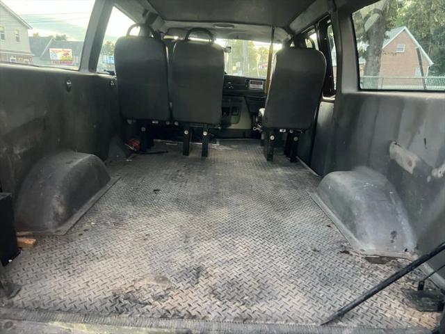 2010 Ford E350 Base