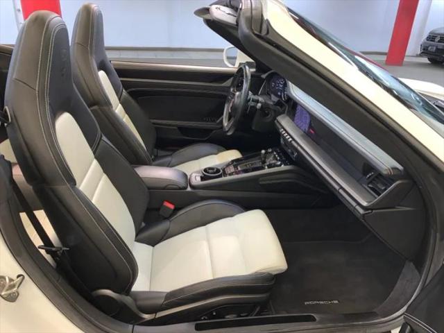 2020 Porsche 911 Carrera 4S Cabriolet