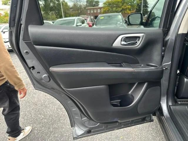 2020 Nissan Pathfinder SL 4WD