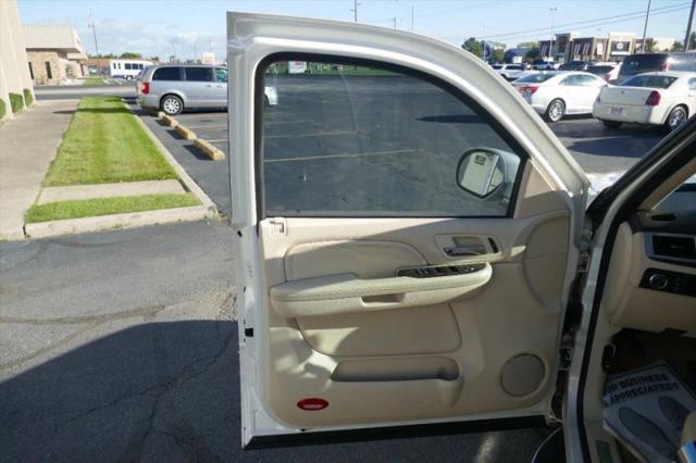 2008 Cadillac Escalade Standard