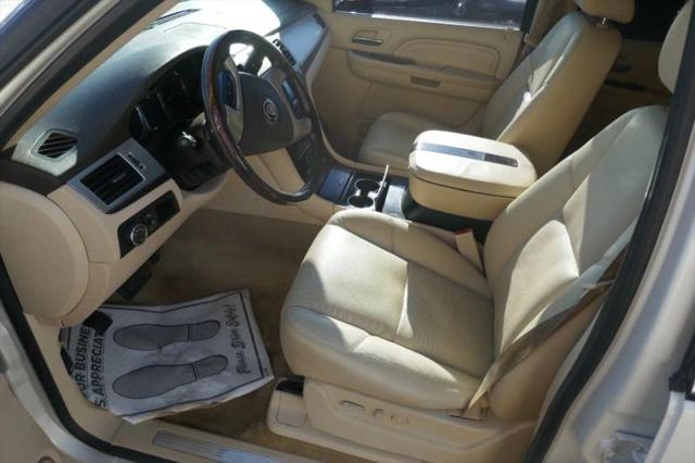 2008 Cadillac Escalade Standard