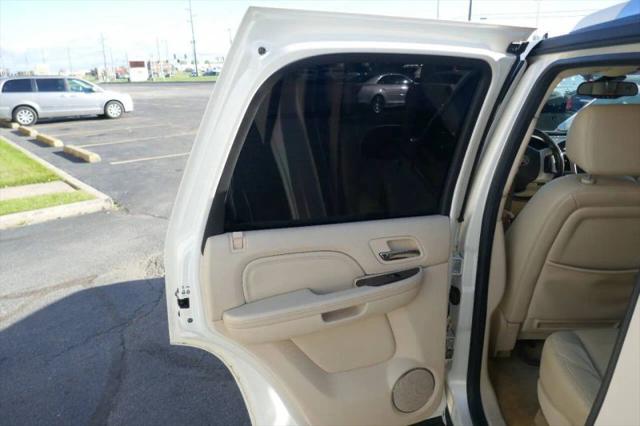 2008 Cadillac Escalade Standard