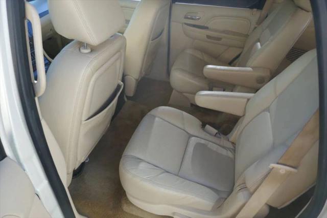 2008 Cadillac Escalade Standard