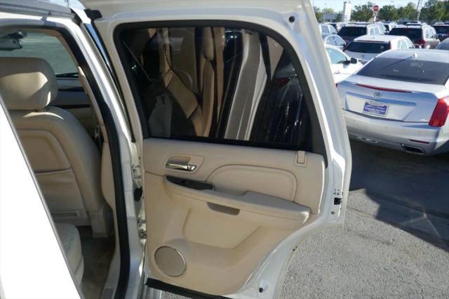 2008 Cadillac Escalade Standard