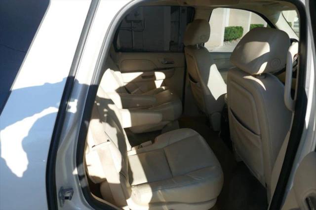 2008 Cadillac Escalade Standard