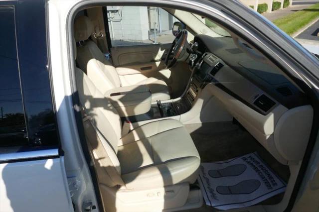 2008 Cadillac Escalade Standard