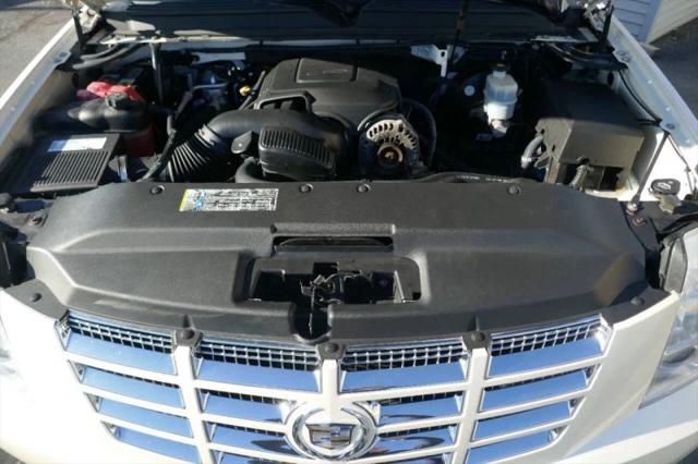 2008 Cadillac Escalade Standard