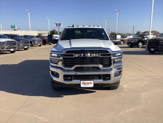 2026 RAM Ram 2500 RAM 2500 TRADESMAN CREW CAB 4X4 64 BOX