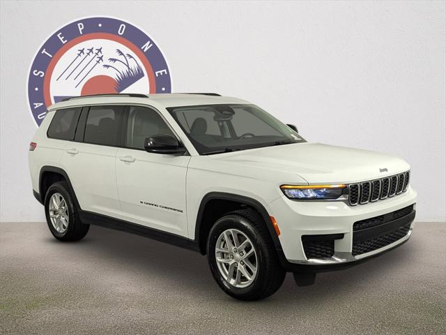 2023 Jeep Grand Cherokee L Laredo 4x2