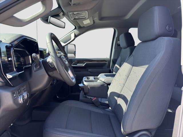 2026 GMC Sierra 2500HD Crew Cab, Standard Bed, SLE, 4WD