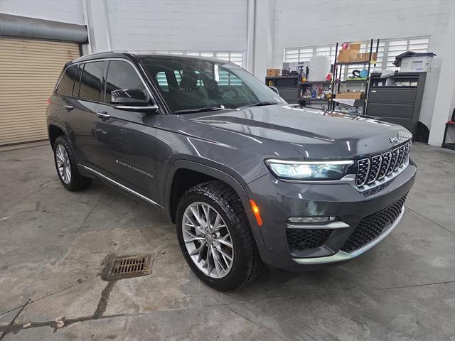 2022 Jeep Grand Cherokee Summit 4x2