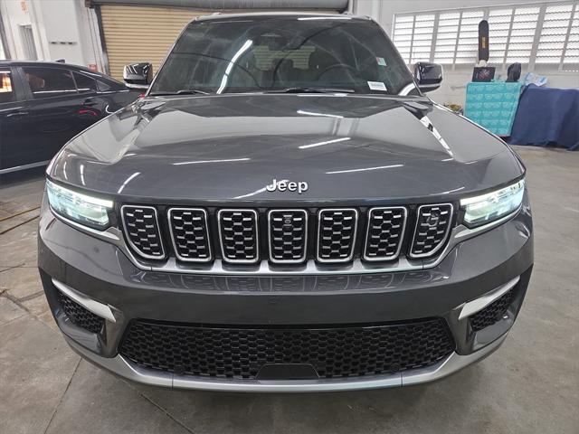 2022 Jeep Grand Cherokee Summit 4x2