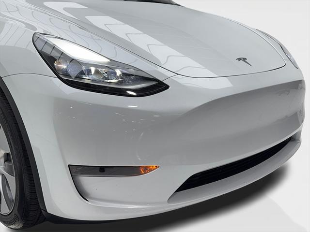 2024 Tesla Model Y Standard Range NAV,CAM,PANO,HTD STS,BLIND SPOT 2024 Tesla Model Y Standard Range NAV,CAM,PANO,HTD STS,BLIND SPOT