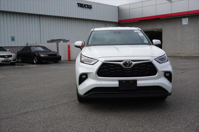 2022 Toyota Highlander LE