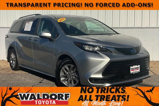 2022 Toyota Sienna LE
