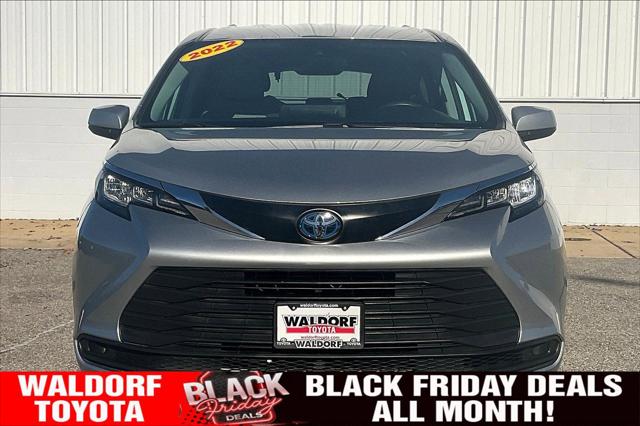 2022 Toyota Sienna LE 2022 Toyota Sienna LE