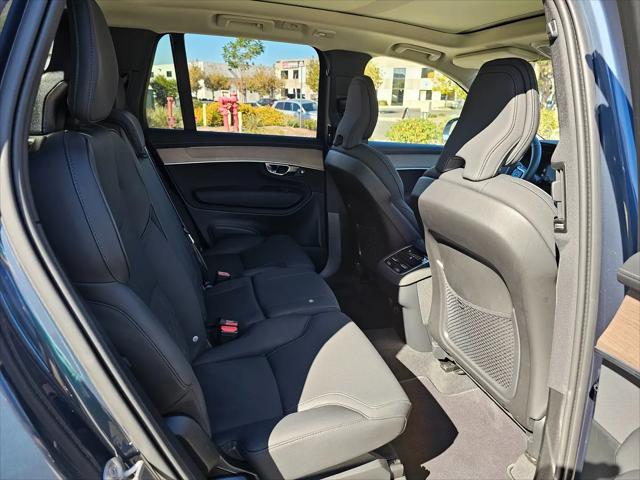 2025 Volvo XC90 B6 Plus 7-Seater