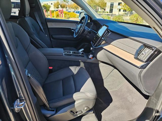 2025 Volvo XC90 B6 Plus 7-Seater