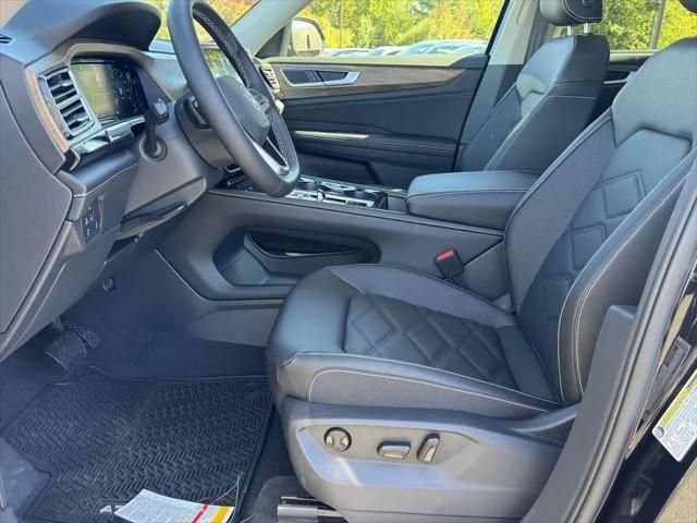2026 Volkswagen Atlas SE with Technology