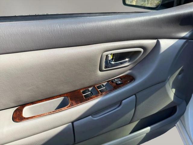 2001 Toyota Avalon XL