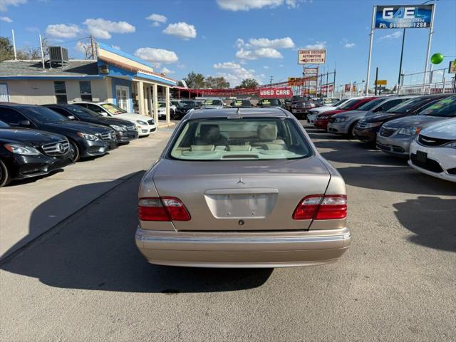 2000 Mercedes-Benz E 320 4M