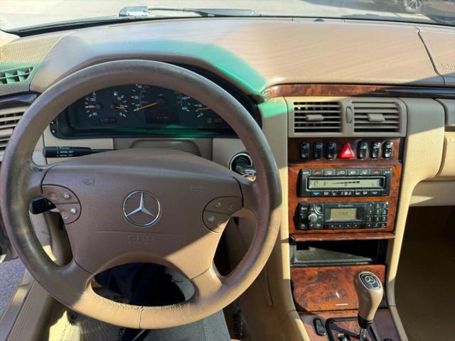 2000 Mercedes-Benz E 320 4M