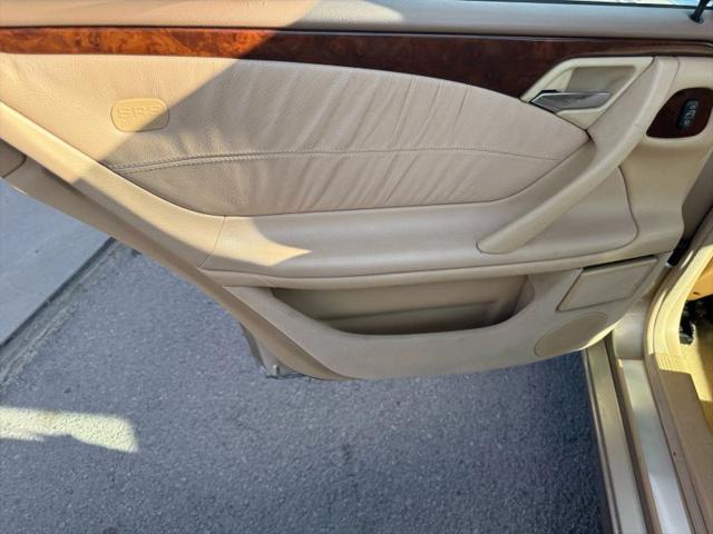 2000 Mercedes-Benz E 320 4M