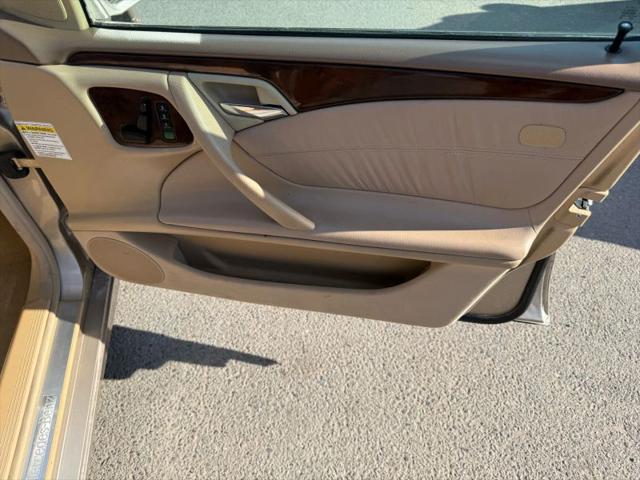 2000 Mercedes-Benz E 320 4M