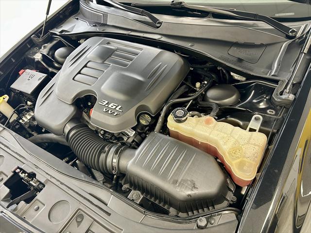 2014 Chrysler 300 Unknown
