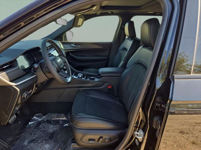 2025 Jeep Grand Cherokee Altitude X 4x2