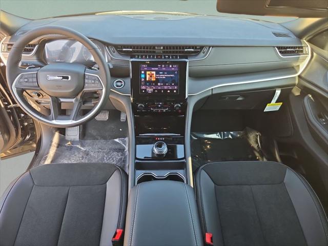 2025 Jeep Grand Cherokee Altitude X 4x2