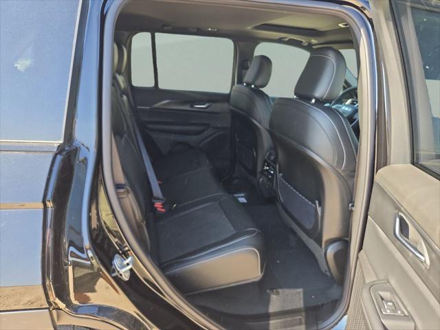 2025 Jeep Grand Cherokee Altitude X 4x2