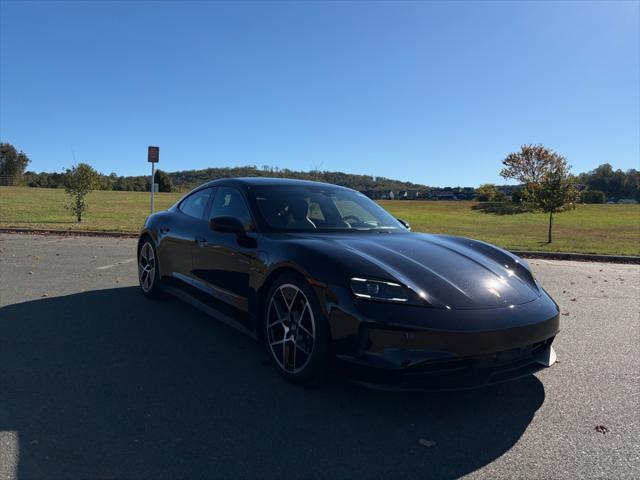 2025 Porsche Taycan 4